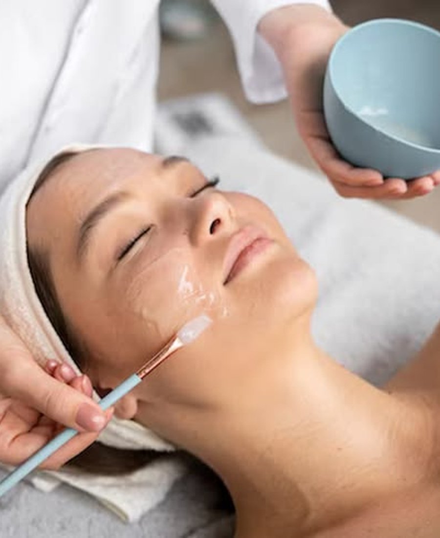 Medical Chemical Peels Dr. Elham Keikha Dubai