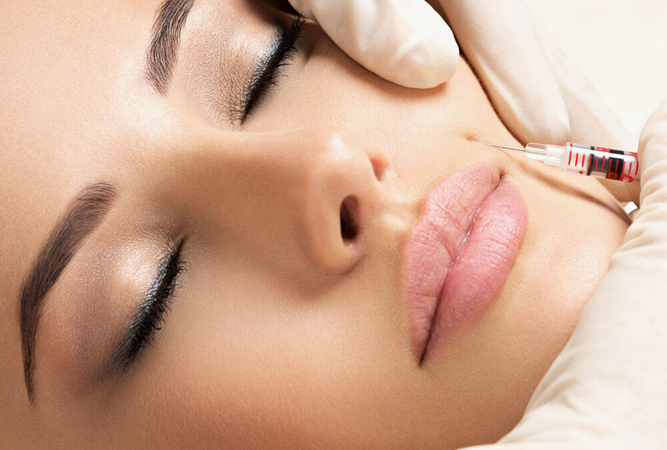 Fine-needle lip filler technique for natural-looking dermal fillers in Dubai